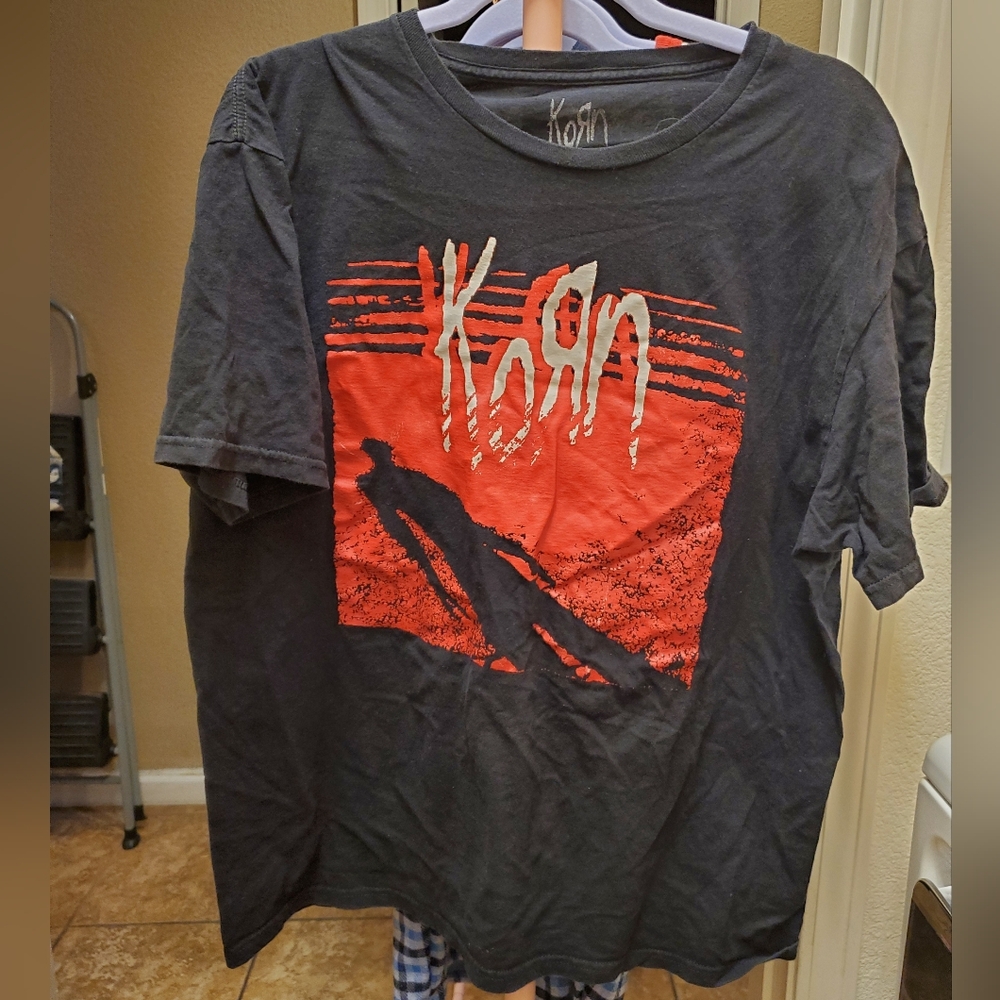 Korn Men's Black Short Sleeve Tee with Red Graphic